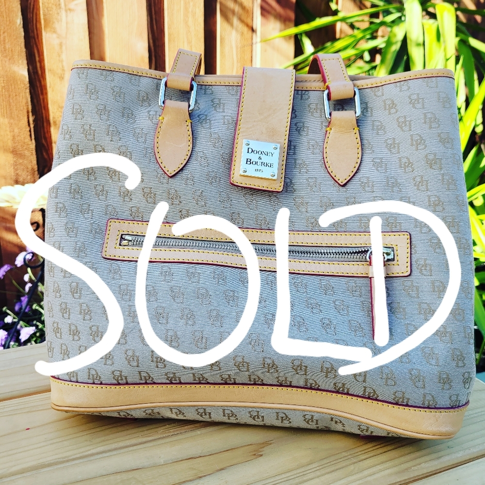 Dooney & Bourke Tote